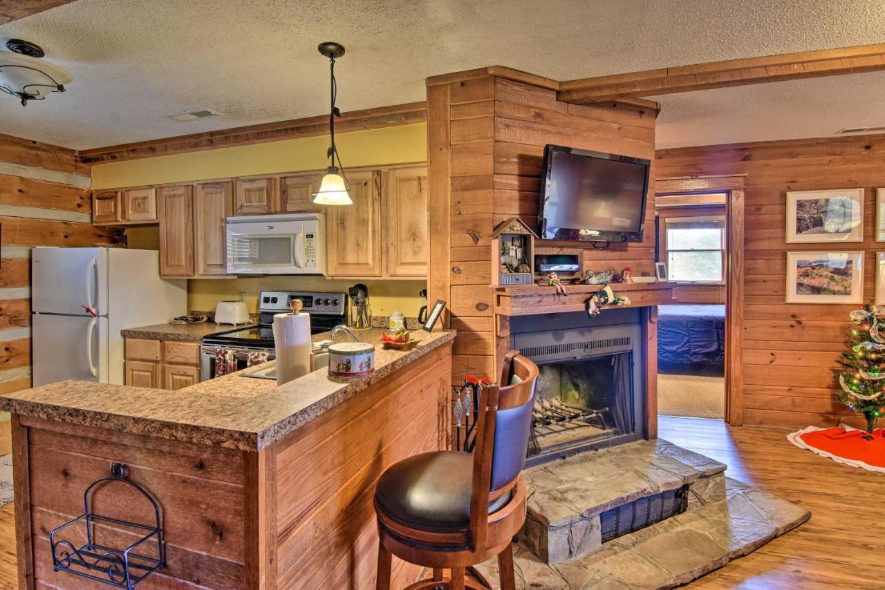 Cozy Cabin With Hot Tub And Smoky Mountain Views! Bryson City Exterior foto